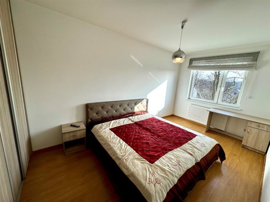 Wróblewskiego-przestronny apartament z parkingiem miniaturka 8