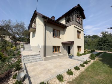DOM 3 PIĘTRA - 230 M2 - DZIAŁKA 12 ARÓW - ZARZYCE