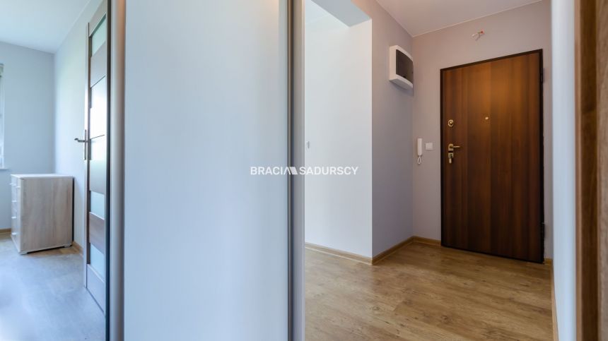 Przestronne mieszkanie z ogródkiem! miniaturka 17