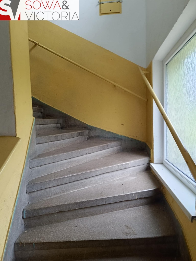 Baza wypadowa w Góry Sowie, ok 800 m od stacji PKP miniaturka 9