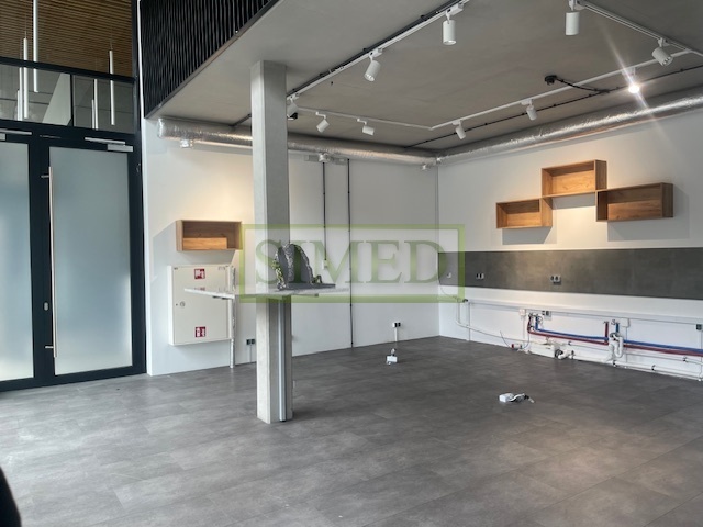 Parter , witryna , reprezentacyjny apartamentowiec miniaturka 6