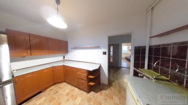 Niezależne pokoje, odrębna kuchnia, balkon,parking