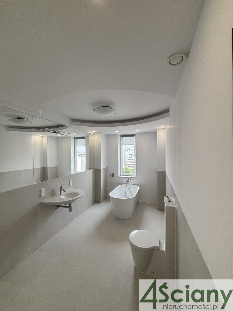 Komfortowy 4-pokojowy apartament na Woli miniaturka 12