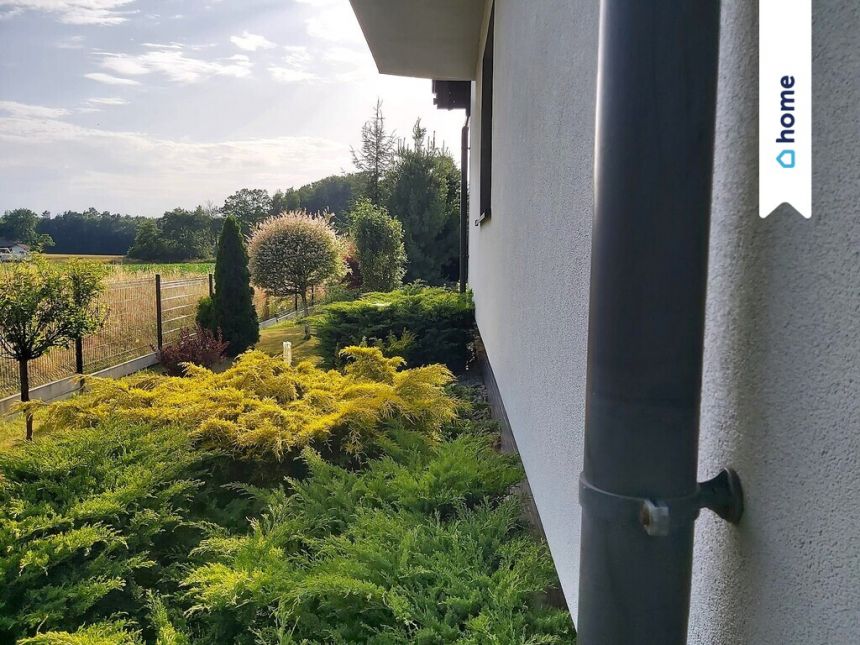 Funkcjonalny dom z ładnym ogrodem czeka na Ciebie miniaturka 5