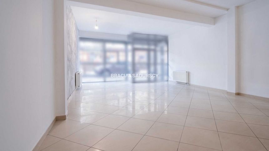 lokal 93m2 parter z witryna wynajem miniaturka 3