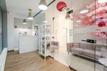 W pełni wyposażony gabinet kosmetyczno-lekarski