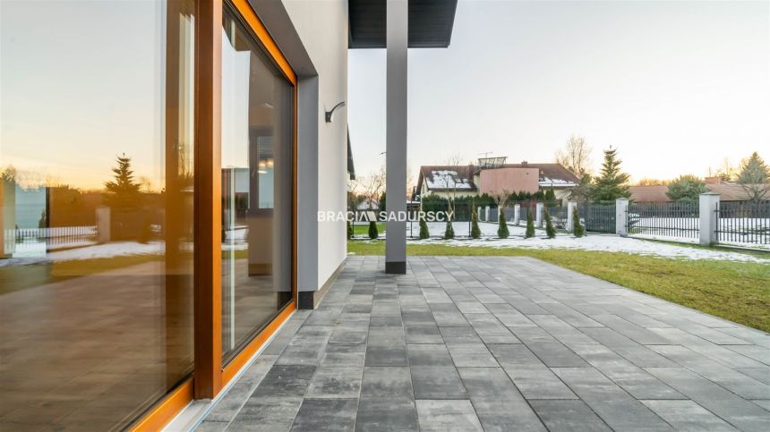 Wysoki standard, ponad 300 m2, 12,5 arowa działka miniaturka 20