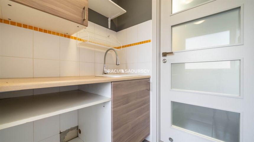 Lokal / biuro / usługi / ul. Centralna miniaturka 14
