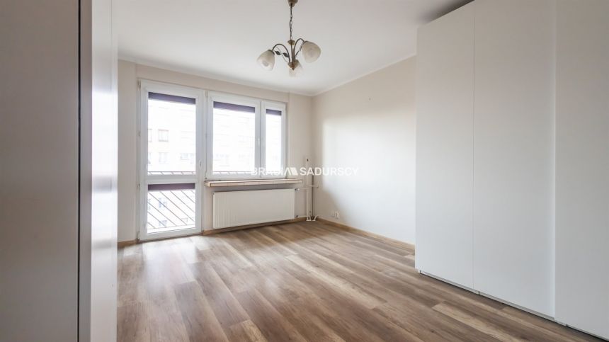 Dąbie, blisko tramwaj, 2 pokoje, balkon miniaturka 2