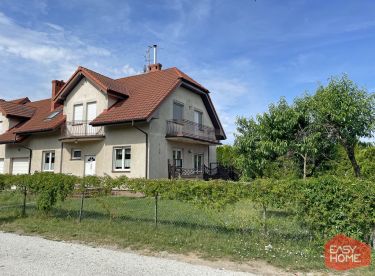 Wygodny dom z dużym ogrodem i garażem