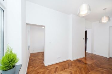 KAWALERKA PRZY AGH I PARKU KRAKOWSKIM - 33 M2