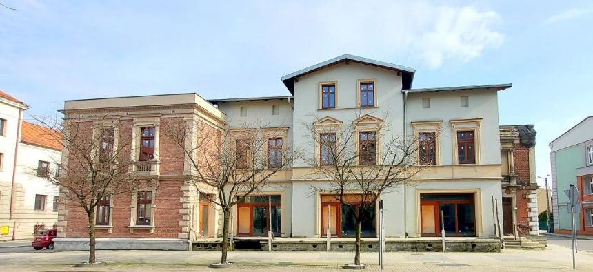 Budynek handlowo-usługowy w ścisłym Centrum - zdjęcie 1