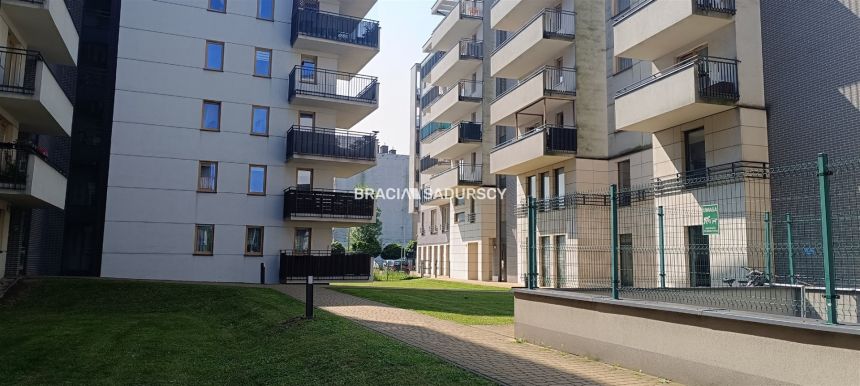 KAWALERKA W ŚWIETNEJ LOKALIZACJI WIELICKA miniaturka 9