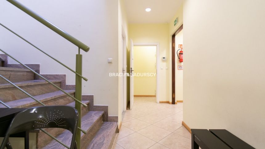 Atrakcyjny lokal w pobliżu Ronda Mogilskiego miniaturka 36