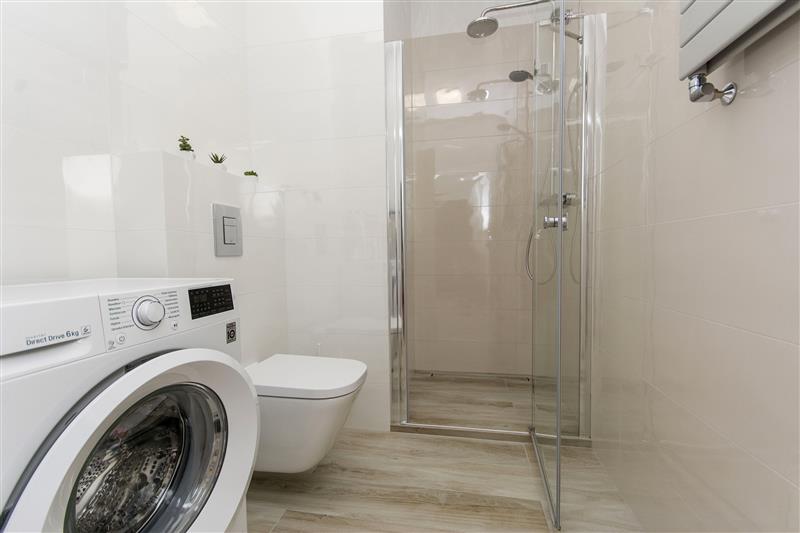 Posiadamy do wynajęcia atrakcyjny apartament o pow miniaturka 14