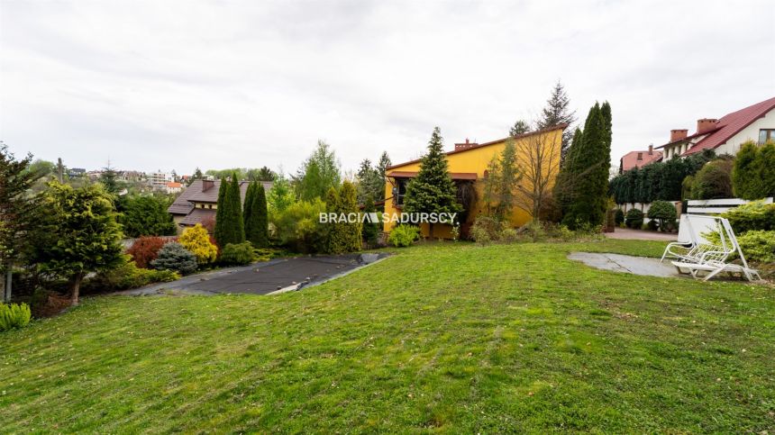 Atrakcyjny dom z działką 1760m2 w Bochni miniaturka 32