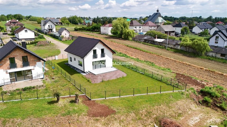 Nowoczesny dom z widokiem na staw, 5 sypialni! miniaturka 34