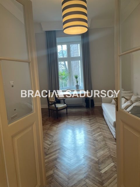 Wyjątkowy apartament w sercu Krakowa! miniaturka 17