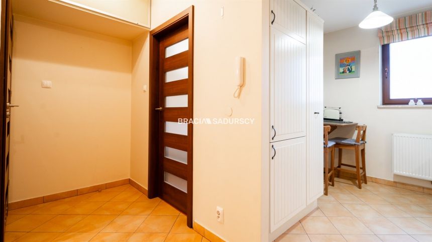 2pok z dużym balkonem i miejscem postojowym. miniaturka 14