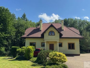 Azyl w sercu natury wyjątkowy dom w Ujkowicach