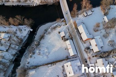 Dom na niezwykłej działce nad rzeką Wadąg