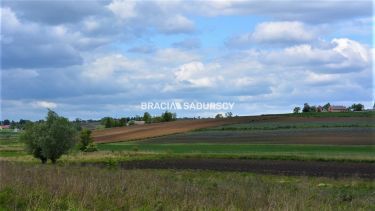 Działka w całości budowlana o pow.: 1464 m2