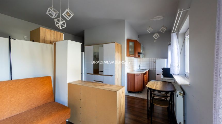 Komfortowe przestronne mieszkanie w apartamentowcu miniaturka 7