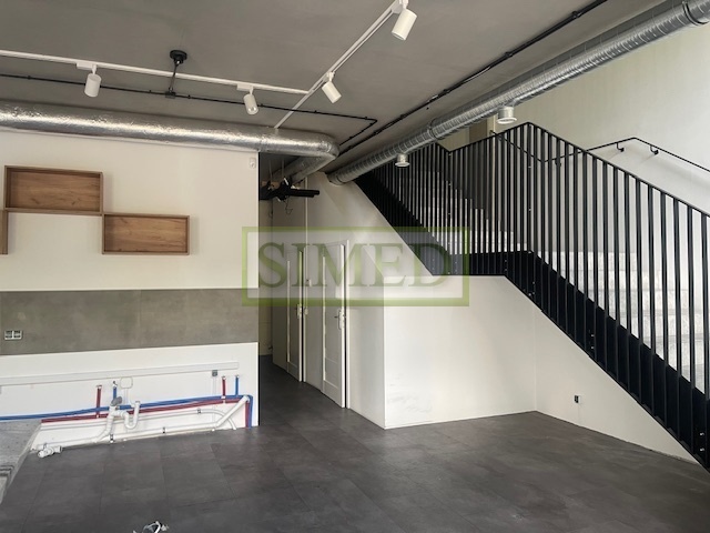 Parter , witryna , reprezentacyjny apartamentowiec miniaturka 3