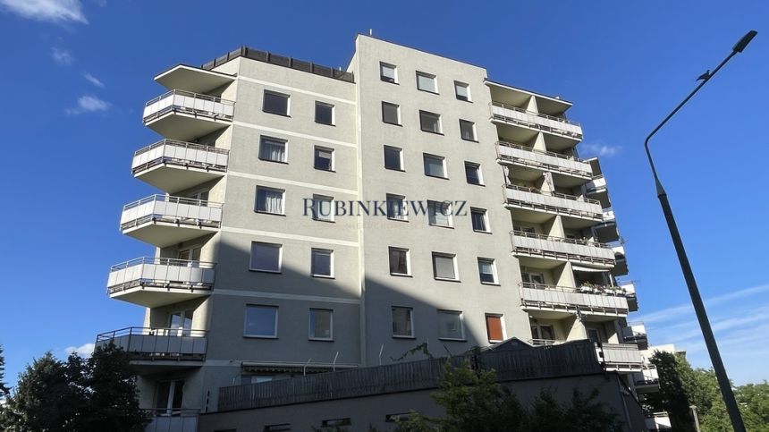 UL. DĘBICKA TUŻ PRZY STACJI METRA, TARAS 40 M2 miniaturka 4
