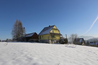 Dom 3 kondygnacyjny z ogrodem i garażem