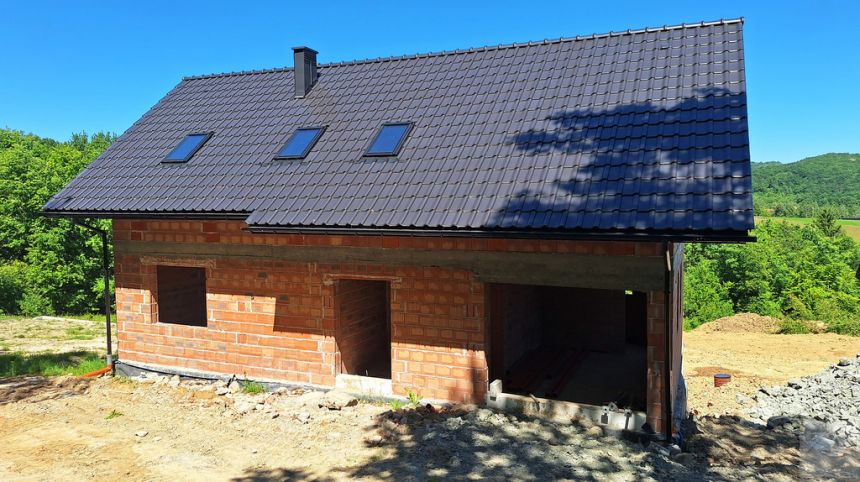 Dom wolnostojący z garażem w spokojnym miejscu. miniaturka 4