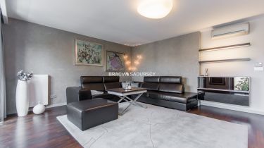 Dwupoziomowy ekskluzywny apartament blisko centrum