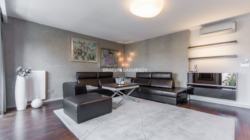 Dwupoziomowy ekskluzywny apartament blisko centrum - zdjęcie 1