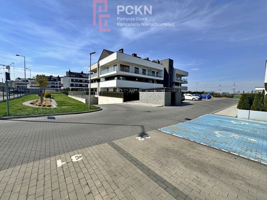 Apartament z ogródkiem i mp w garażu w cenie! miniaturka 8