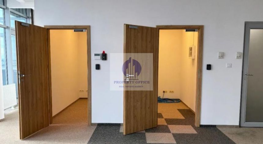 Włochy: biuro 131,42 m2 miniaturka 5