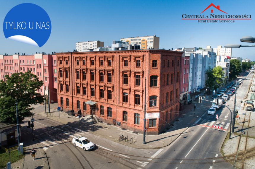 Nowoczesny biurowiec pod szkołę, hotel, siedzibę - zdjęcie 1