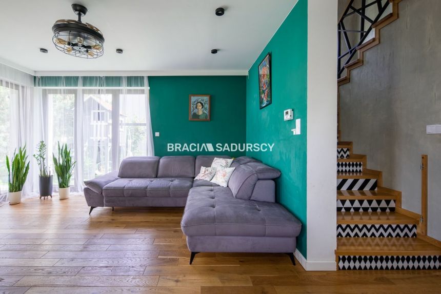 Garaż, ogród i świetna komunikacja. 5 pokoi, 130m2 miniaturka 3