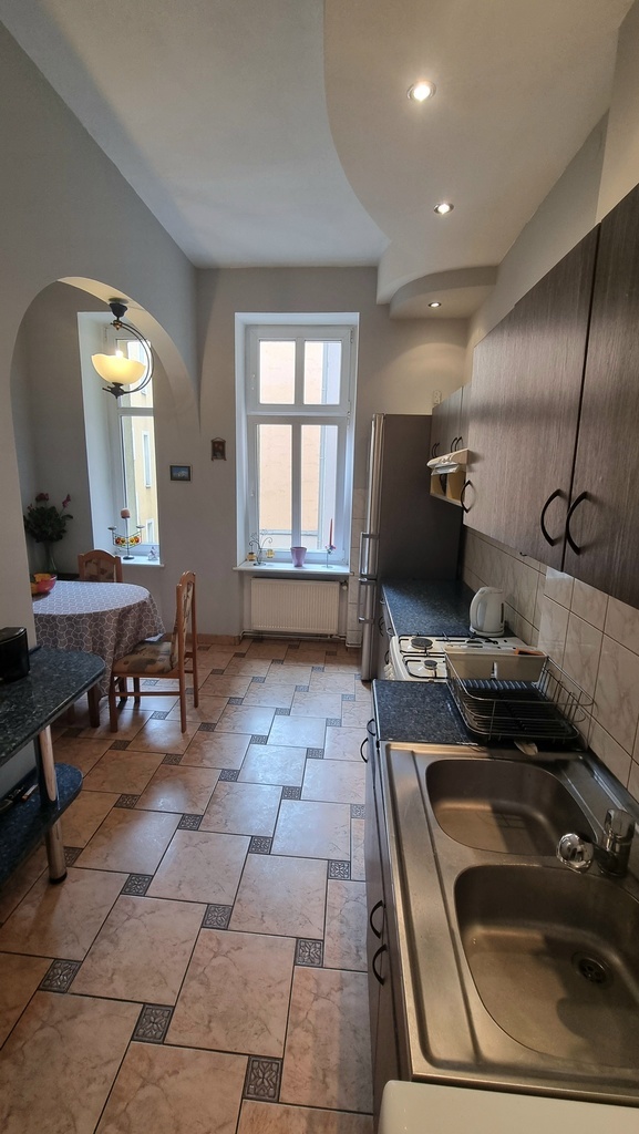 odrestaurowana kamienica, I piętro, balkon miniaturka 15