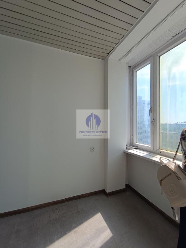 Praga Północ : biuro 13,19 m2 miniaturka 2