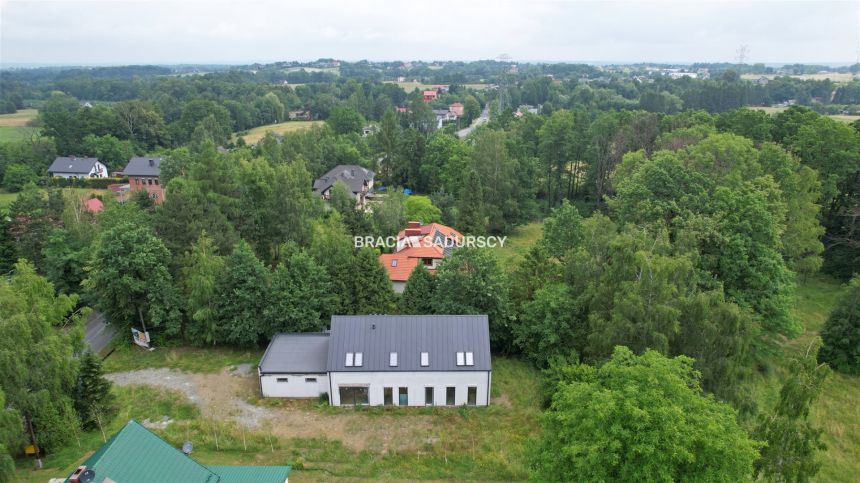 Dom jednorodzinny z basenem miniaturka 24
