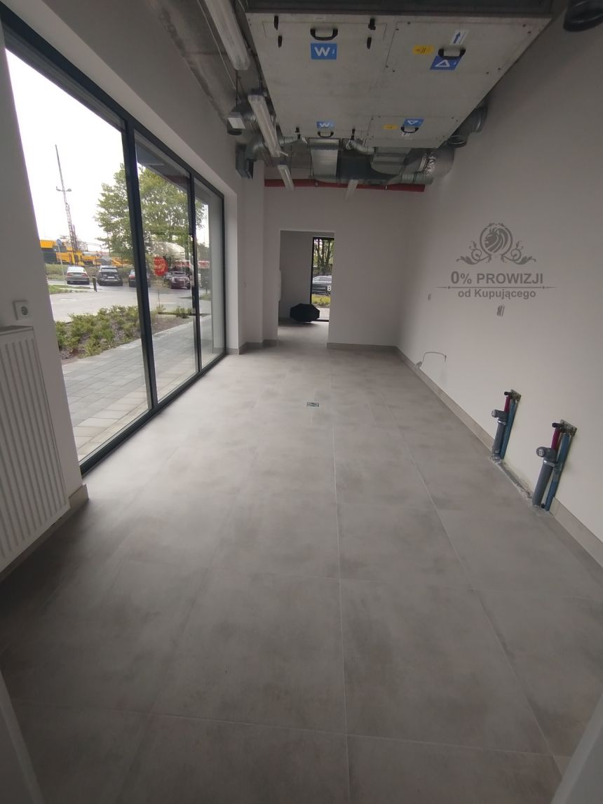 Piękny narożny lokal na każdy rodzaj działalności miniaturka 8