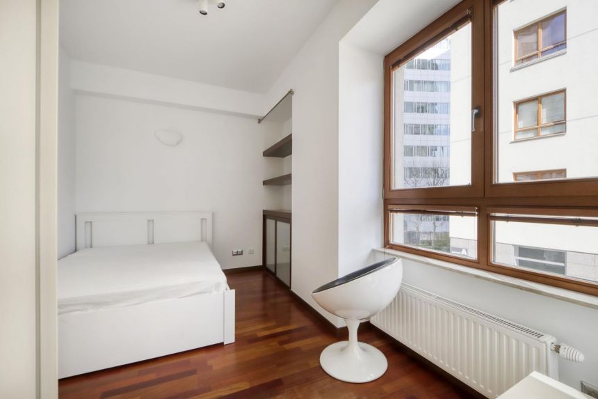 3 pokoje w apartamentowcu miniaturka 8