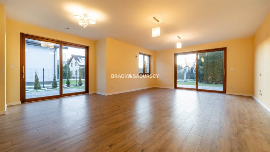 Wysoki standard, ponad 300 m2, 12,5 arowa działka miniaturka 10
