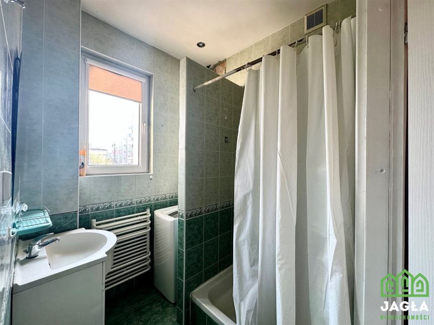 Kawalerka 40m 1400zł kolo szp Jurasza duży balkon miniaturka 9