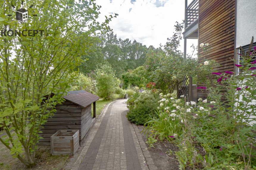 Klimatyczny dom wolnostojący przepiękny ogród miniaturka 16