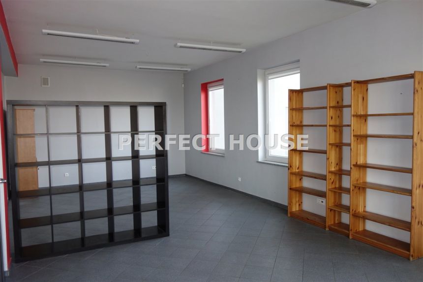 Przy S11 ! Obiekt biurowy 216 m2 miniaturka 4