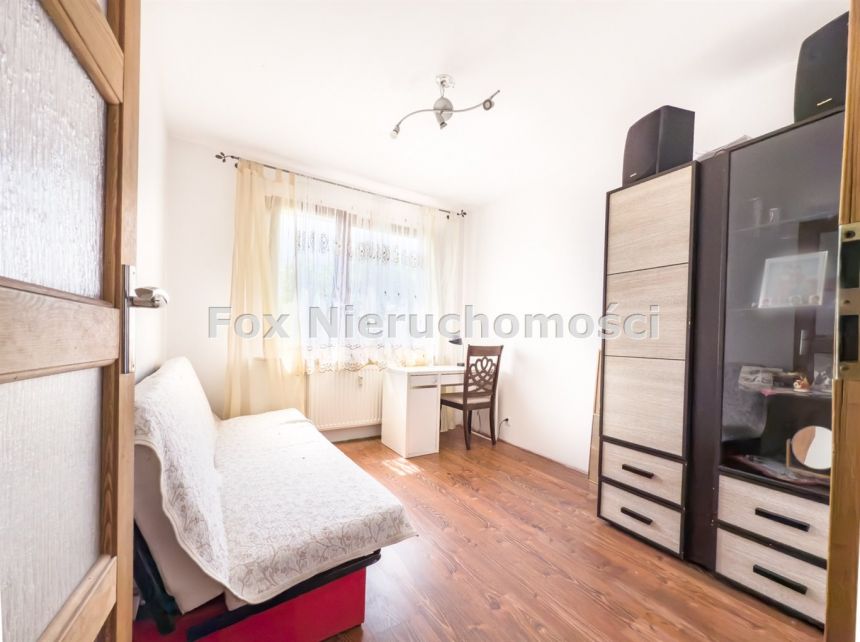 Przestronne 3 pokoje z dużym balkonem - niski blok miniaturka 9