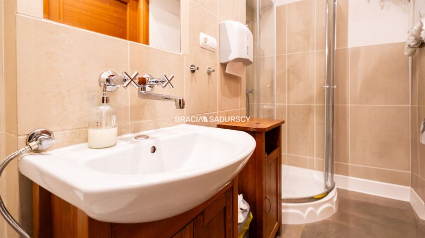 Centrum Krakowa. Lokal na parterze. miniaturka 12