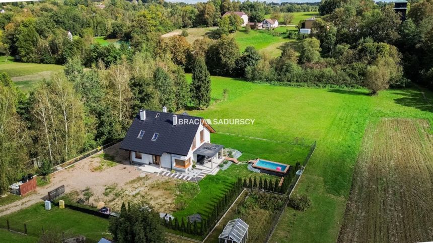 Marcyporęba - wolnostojący dom na działce 56 arów miniaturka 10