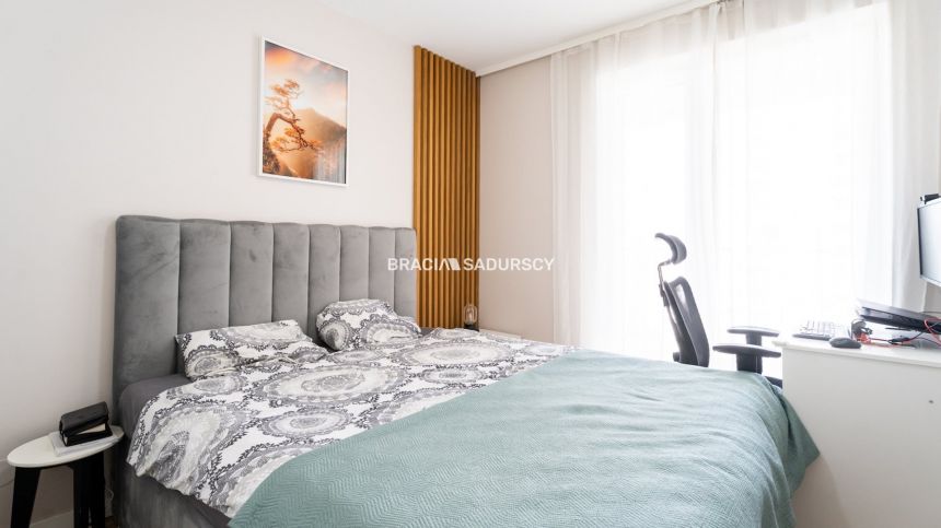 3 pokoje, dwa balkony, po remoncie miniaturka 16